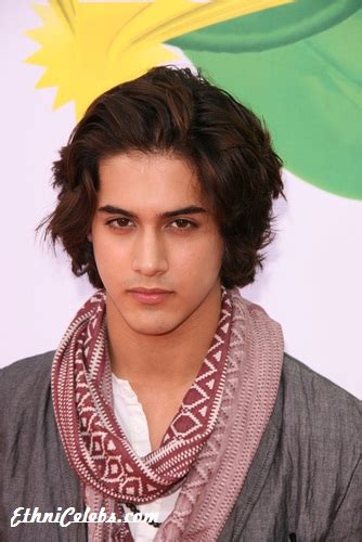 avan jogia ancestry.